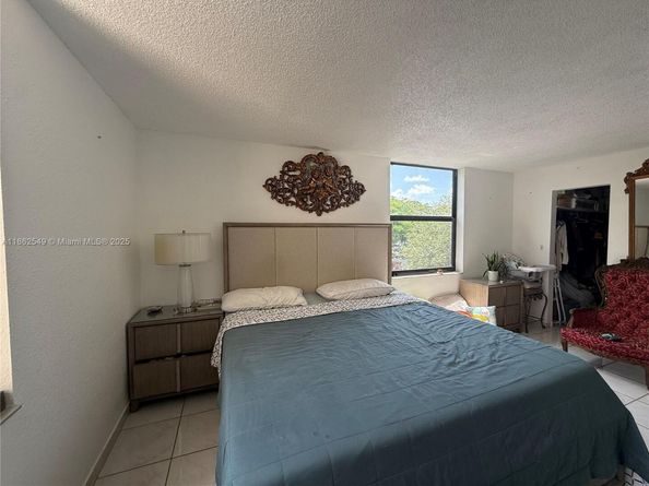 14201 N Kendall Dr 304D, Miami FL 33186