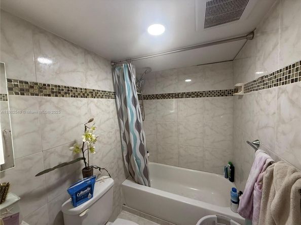 14201 N Kendall Dr 304D, Miami FL 33186