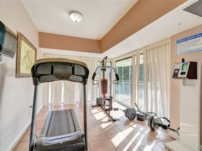 505 S Pine Island Rd 405B, Plantation FL 33324