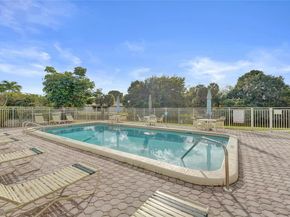 505 S Pine Island Rd 405B, Plantation FL 33324