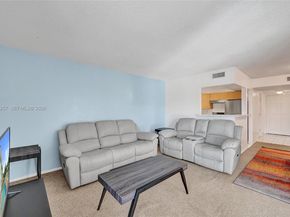 505 S Pine Island Rd 405B, Plantation FL 33324