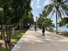 10253 NW 9th Street Cir 2046, Miami FL 33172