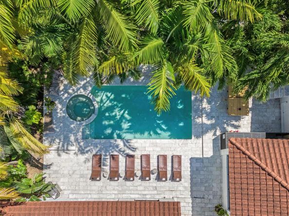 1061 NW North River Dr, Miami FL 33136