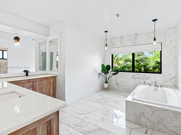 1061 NW North River Dr, Miami FL 33136