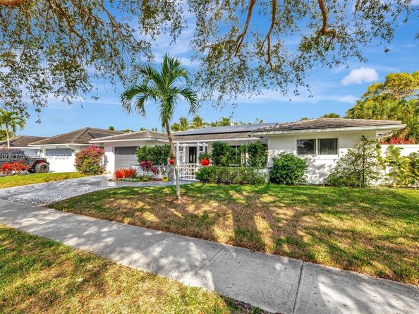 2261 NE 62nd St, Fort Lauderdale FL 33308