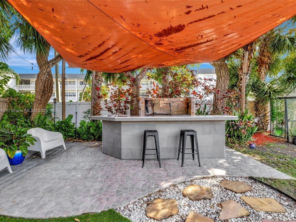 2261 NE 62nd St, Fort Lauderdale FL 33308