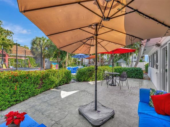 2261 NE 62nd St, Fort Lauderdale FL 33308