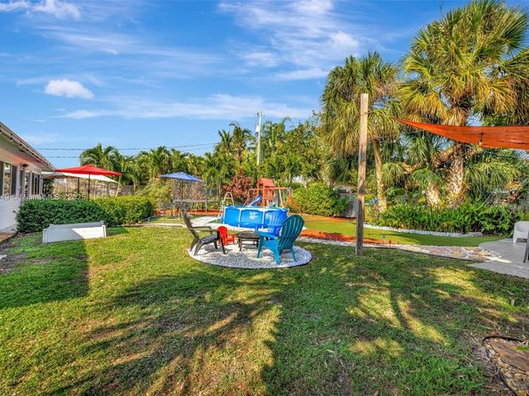 2261 NE 62nd St, Fort Lauderdale FL 33308