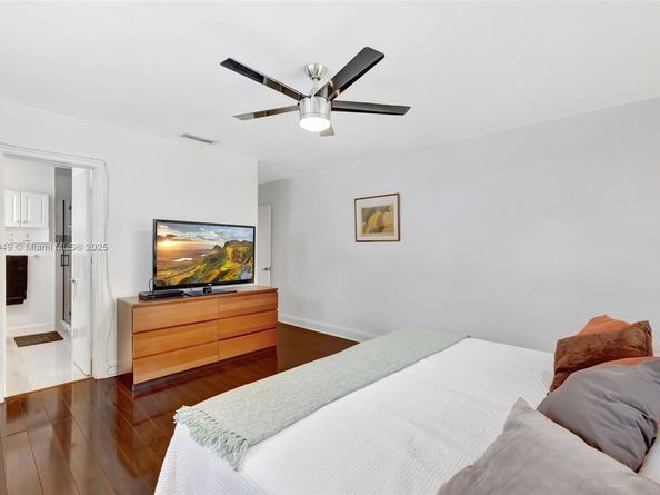 2261 NE 62nd St, Fort Lauderdale FL 33308