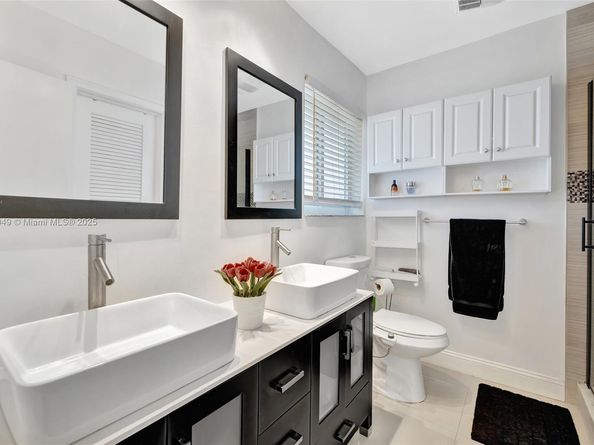 2261 NE 62nd St, Fort Lauderdale FL 33308