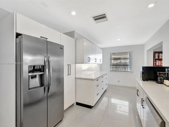 2261 NE 62nd St, Fort Lauderdale FL 33308