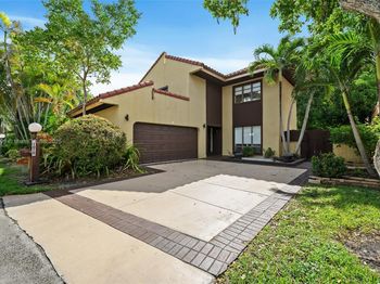 1010 NE 204th Ter