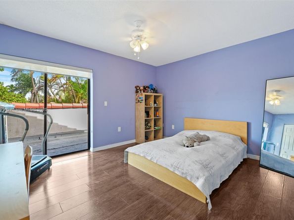 1010 NE 204th Ter, Miami FL 33179
