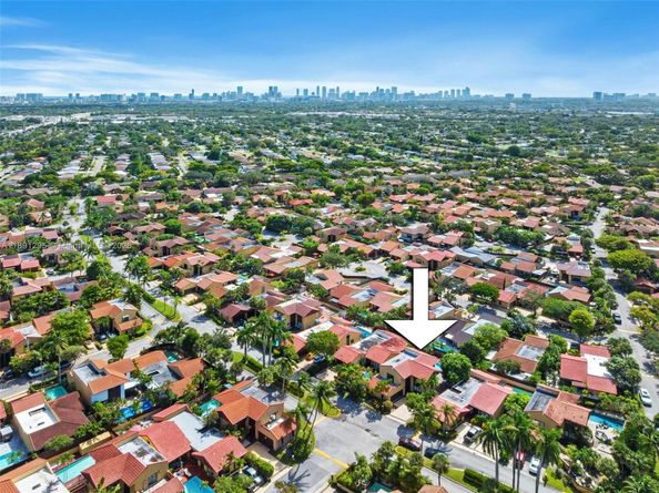 1010 NE 204th Ter, Miami FL 33179