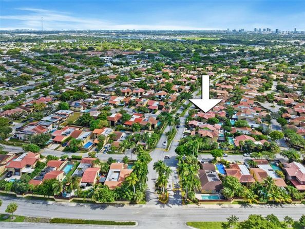 1010 NE 204th Ter, Miami FL 33179