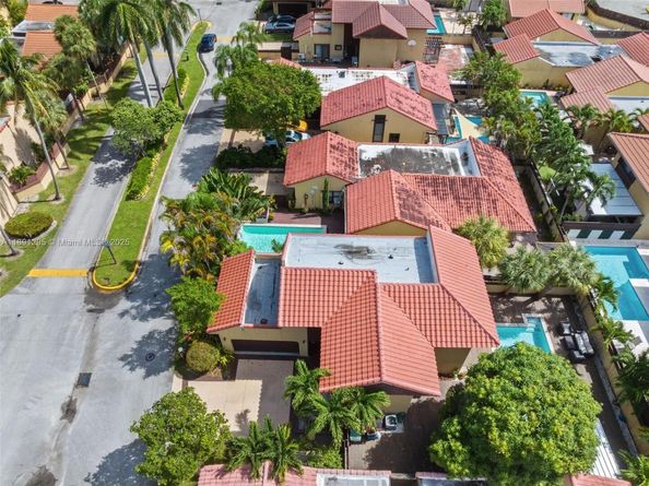 1010 NE 204th Ter, Miami FL 33179