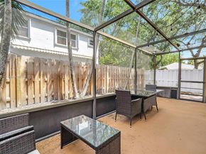 9900 NW 2nd Ct, Plantation FL 33324