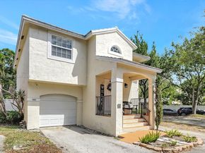 9900 NW 2nd Ct, Plantation FL 33324