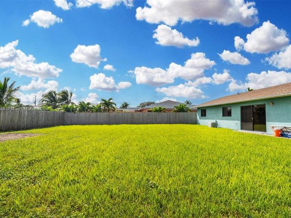 722 NW 170th St, Miami Gardens FL 33169