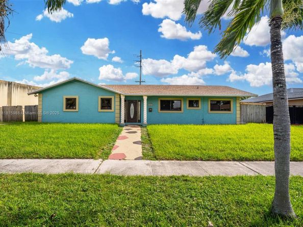 722 NW 170th St, Miami Gardens FL 33169