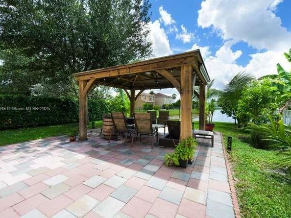 9770 Scribner Ln, Wellington FL 33414