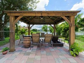 9770 Scribner Ln, Wellington FL 33414