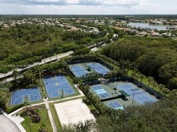 9770 Scribner Ln, Wellington FL 33414