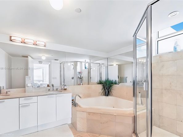 3131 NE 188th St PH11210, Aventura FL 33180