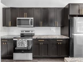 14014 SW 91st Ter 14014, Miami FL 33186