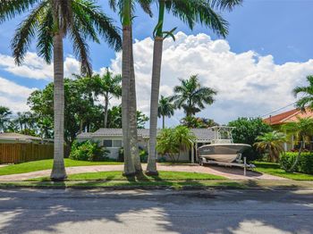 1208 Guava Isle