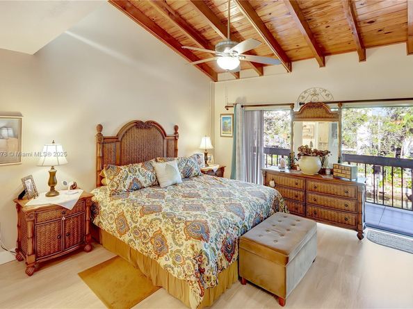 5201 Orduna Dr. 15, Coral Gables FL 33146