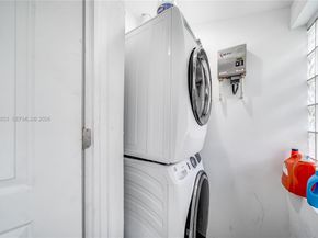 1940 NE 62nd St, Fort Lauderdale FL 33308