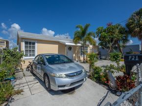 922 S Dixie Street, Lantana FL 33462