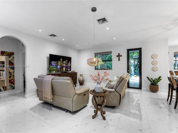 655 SE 37 Terrace, Homestead FL 33033