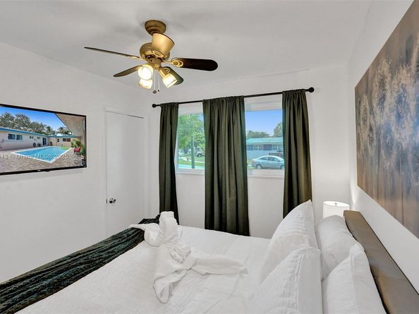 2320 SW 36th Ave, Fort Lauderdale FL 33312