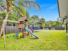 2320 SW 36th Ave, Fort Lauderdale FL 33312