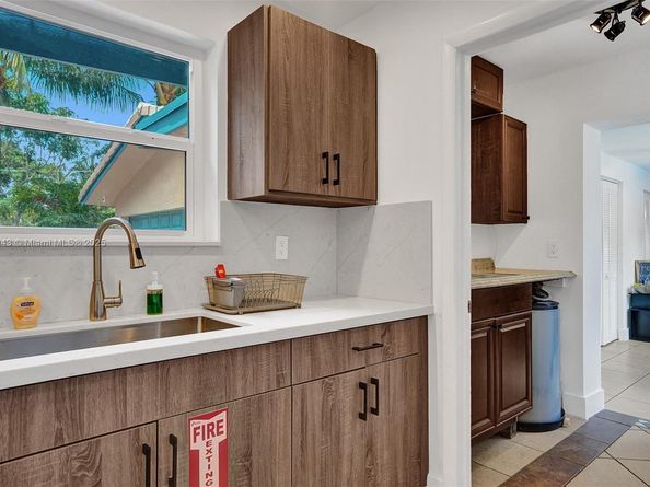 2320 SW 36th Ave, Fort Lauderdale FL 33312