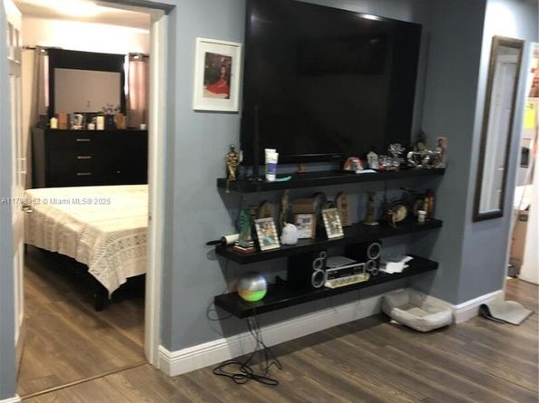 2231 SW 57th Ct, Miami FL 33155