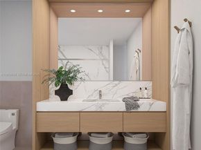 11 NE 6th Street 2206, Miami FL 33132