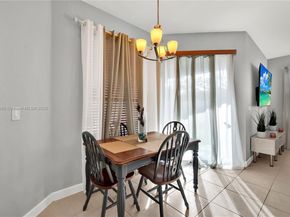 1081 NE 40th Rd, Homestead FL 33033