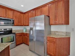 1081 NE 40th Rd, Homestead FL 33033
