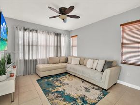 1081 NE 40th Rd, Homestead FL 33033