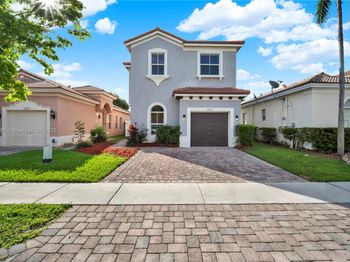 1081 NE 40th Rd