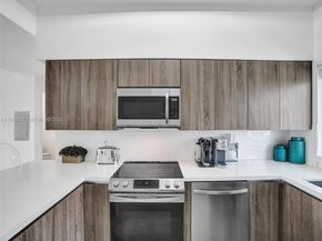 601 NE 36th St 1003, Miami FL 33137
