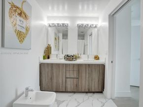 601 NE 36th St 1003, Miami FL 33137
