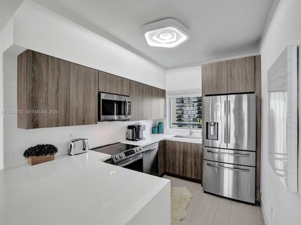 601 NE 36th St 1003, Miami FL 33137
