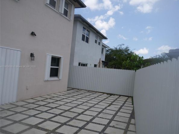 3136 SE 2nd Dr, Homestead FL 33033