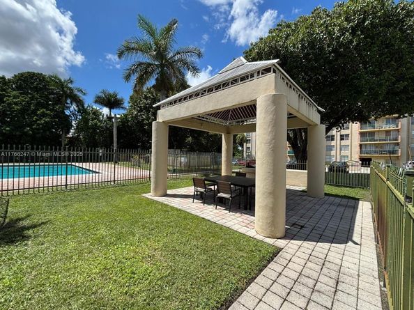9350 Fontainebleau Blvd 312, Miami FL 33172