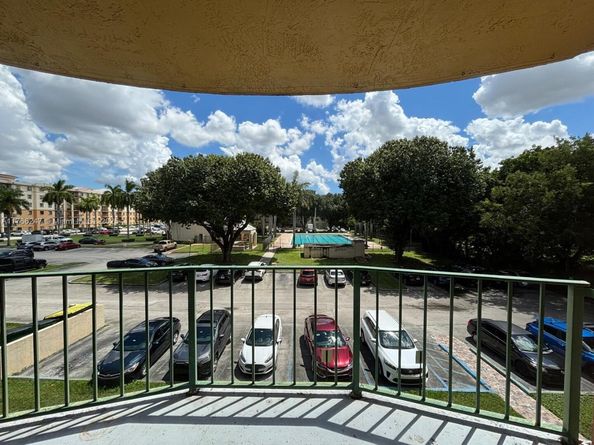 9350 Fontainebleau Blvd 312, Miami FL 33172