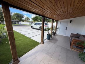 310 NE 12th Ave, Pompano Beach FL 33060
